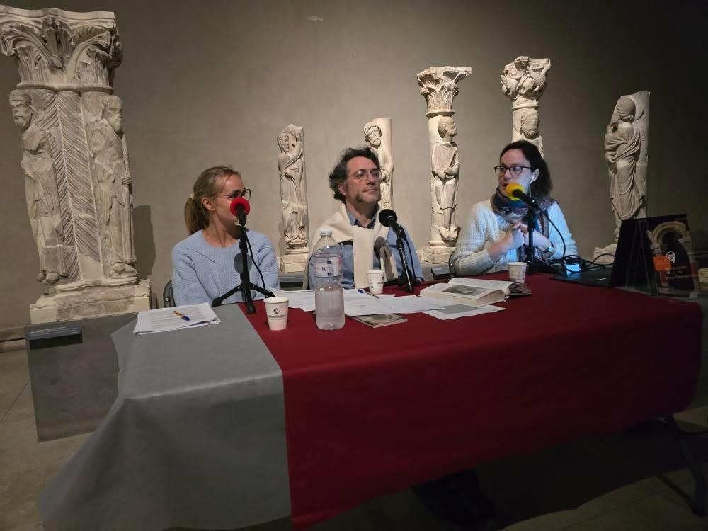 Enregistrement de l'épisode hors-série 37 au musée du Cloître de Notre-Dame-en-Vaux en septembre 2025