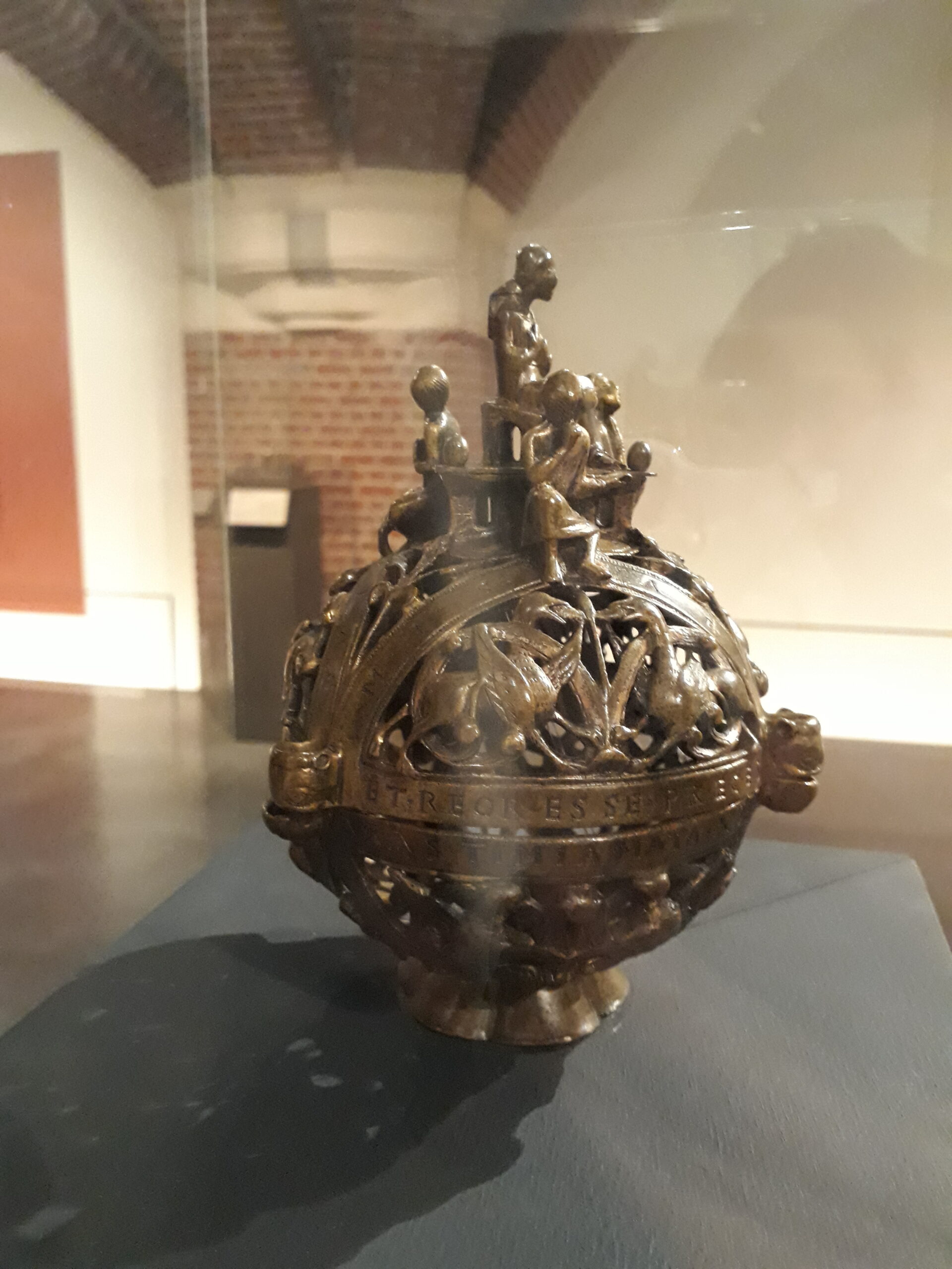 Encensoir des hébreux dans la fournaise, Renier de Huy ?, Vallée de la Meuse, vers 1160-1165, Musée des Beaux-arts de Lille © PBA de Lille