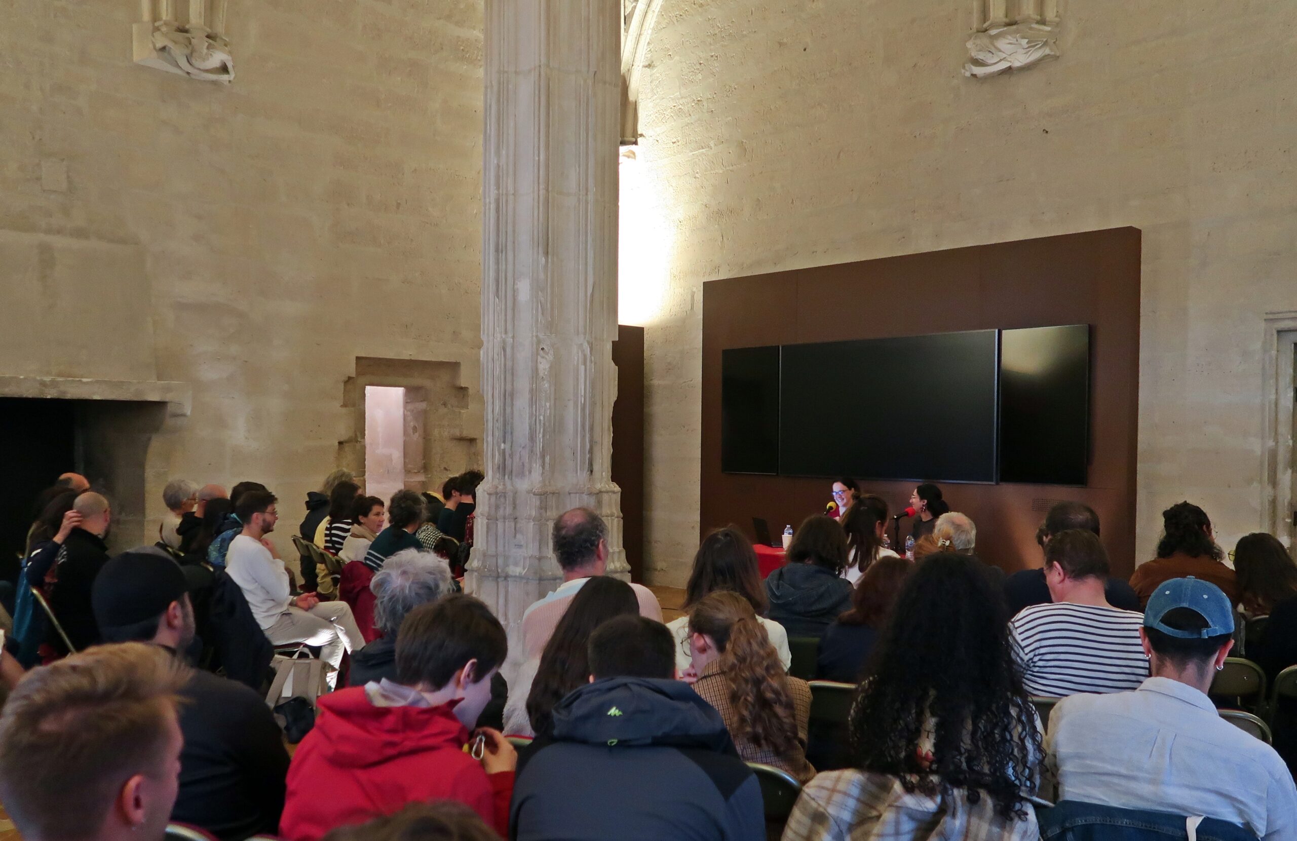 Enregistrement de l'épisode 112 de Passion Médiévistes sur l'encens au Château de Vincennes en octobre 2025